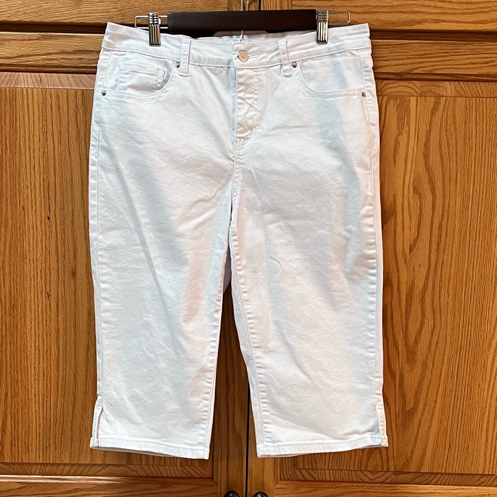 Bleu White Jean Capris, EUC, Size 12
